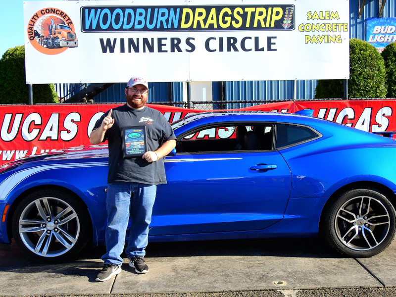 Illustration for article titled The Camaro is rocking at the drag strip!